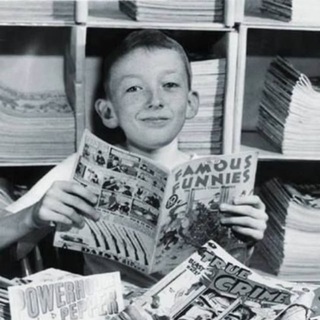 Логотип @comics_and_stuff - Комиксы и книжные радости