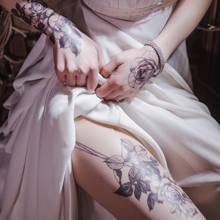 Логотип @commandme - Cuisse de nymphe émue