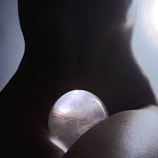 Логотип @conruna - Rúna.