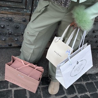 Логотип @couturenique - кутюрник