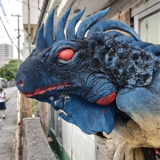 Логотип @crabtrip - Познавая белый свет