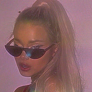 Логотип @cranberryworlddd - 𝘀𝘄𝗲𝗲𝘁 𝘃𝗶𝗯𝗲💘
