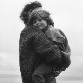 Логотип @crying_february - плачущий февраль🕊️