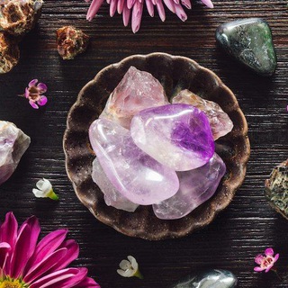 Логотип @crystals_and_herbs - Healthy❤Life🌞with💎Crystals &🌿Herbs