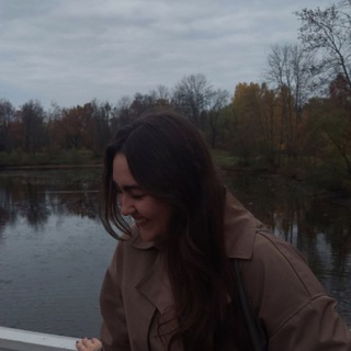 Логотип @culturologinya - Культурологиня прекрасная