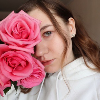 Логотип @cupofspells - клуб домоседов • cupofspells — вязаные сумки • уютные будни • рецепты