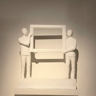 Логотип @curator_procurator - смотреть, видеть, дышать, слышать