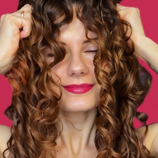 Логотип @curlaria - На кудрявой волне! Curlaria