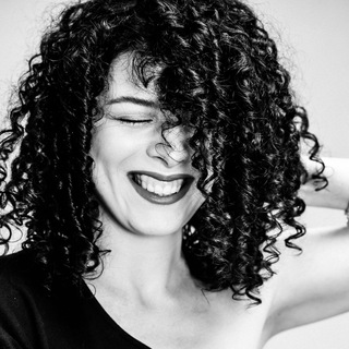 Логотип @curlycosmos - Cosmos Media