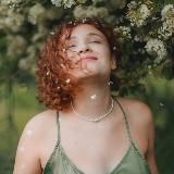 Логотип @curlygirrly - Про