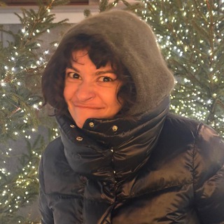 Логотип @curlypishke - кучерявый пи́шке