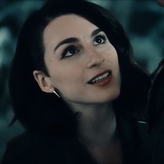 Логотип @cyrusthedragon - кир пишет неканон