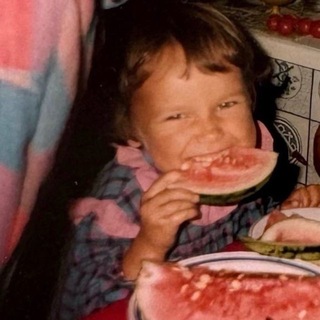 Логотип @daaaaashapishet - Даша, которая пишет