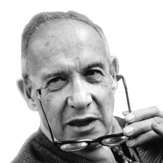 Логотип @dailydrucker - Питер Друкер на каждый день