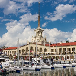 Логотип @dailysochi - Сочи Daily