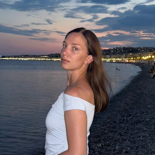 Логотип @dama_s_calculatorom - Дама с калькулятором