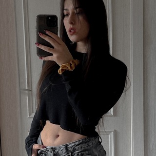 Логотип @damnitvicky - лапки в сладком