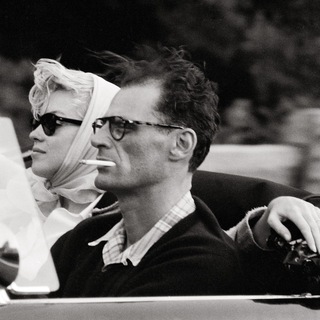 Логотип @dandysden - в каморке у денди