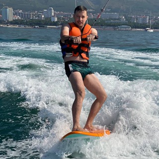Логотип @daniil_starov - Daniil_Starov
