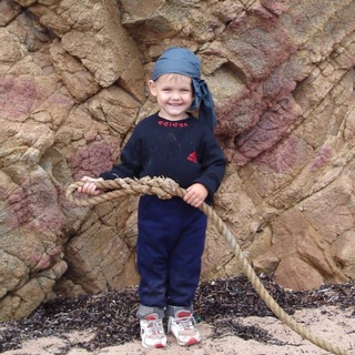 Логотип @danyneverlie - неверли