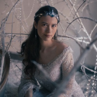 Логотип @daria_cherny_show - корчма "сучья" | блюдо дня: суп из букв 18+