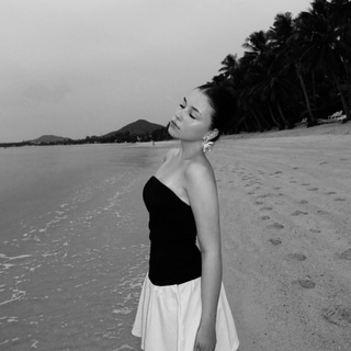 Логотип @darialinch - daria’s diary!