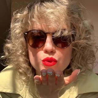 Логотип @dariasenin - Daria Senin vibe
