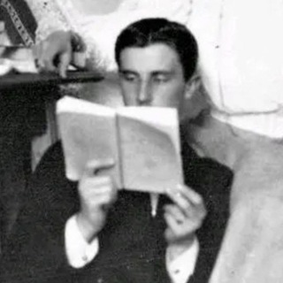 Логотип @darkythoughts - тьма.