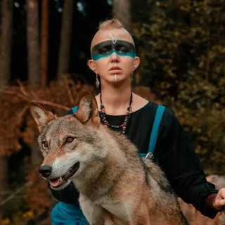 Логотип @daryahead_chat - Чат фотографа Darya Head 📸 Москва