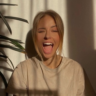 Логотип @dashadollish - Практики с Dollish