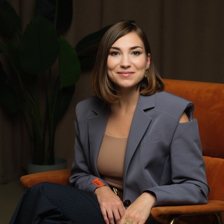 Логотип @dashakulumbegova - Дарья Кулумбегова