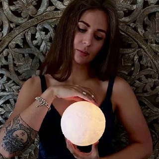 Логотип @dashalakshmi_astroblog - Бегущая✨🌙 со звёздами