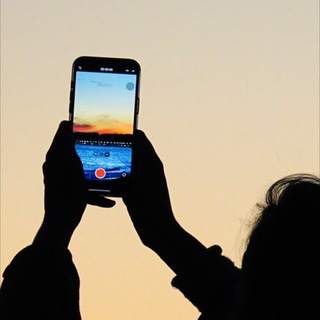 Логотип @dearagaya_school - УВИДЬ. СНИМИ. СМОНТИРУЙ