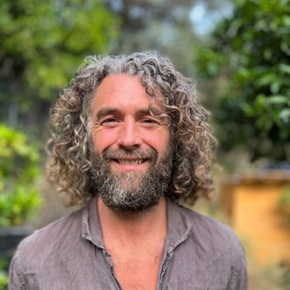 Логотип @deardanny - Dear Danny...