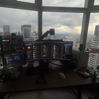 Логотип @degreesbento - white ferrari