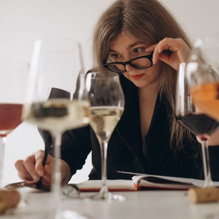 Логотип @degustationdaily - Отважный дегустатор