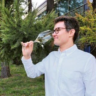 Логотип @degustomegusto - Потомственный дегустатор 🍇