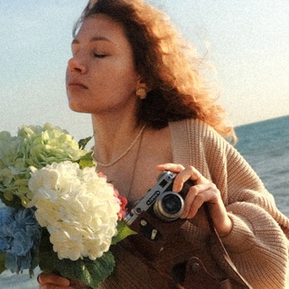 Логотип @delushkina - Bezdelushkina про фото и не только