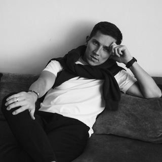 Логотип @den_tyulenev - Тюленев, расскажи