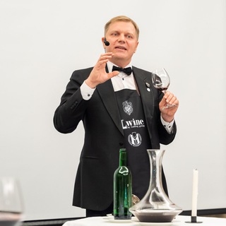 Логотип @denis_iurchenko - Денис Юрченко. Пью вино и говорю о нем