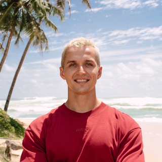 Логотип @denisrossdaily - We Team | Шри-Ланка 🇱🇰