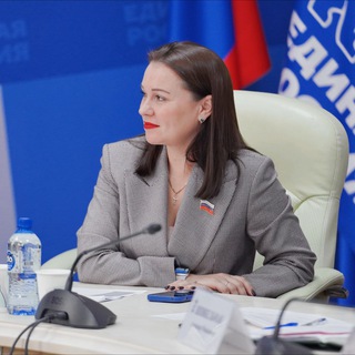 Логотип @deputat_yuliyashvets - Юлия Швец