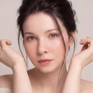 Логотип @deriesbeauty - Поднебесная в косметичке