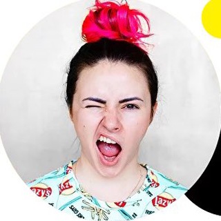 Логотип @designerinpj - дневник дизайнера в пижаме 🦄