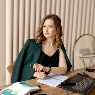 Логотип @designeris_club - Хоумстейджинг и дизайн интерьера - Designeris Club