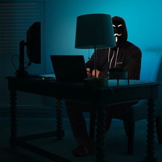 Логотип @devfounder - .и в продакшен