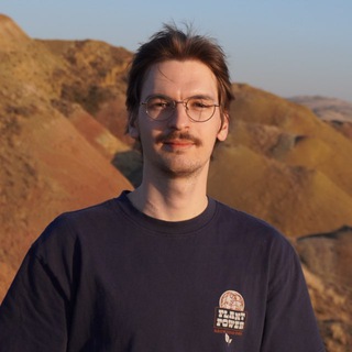 Логотип @devmoek - moek