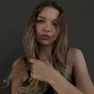 Логотип @dianaliveee - Диана✨Байер✨Крым✨Блогер✨Садовод✨Таобао✨1688