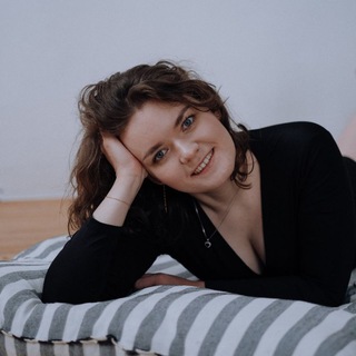 Логотип @dianawritesabout - Диан, что написать?