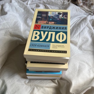 Логотип @diashabooks - кітап сөрем💌